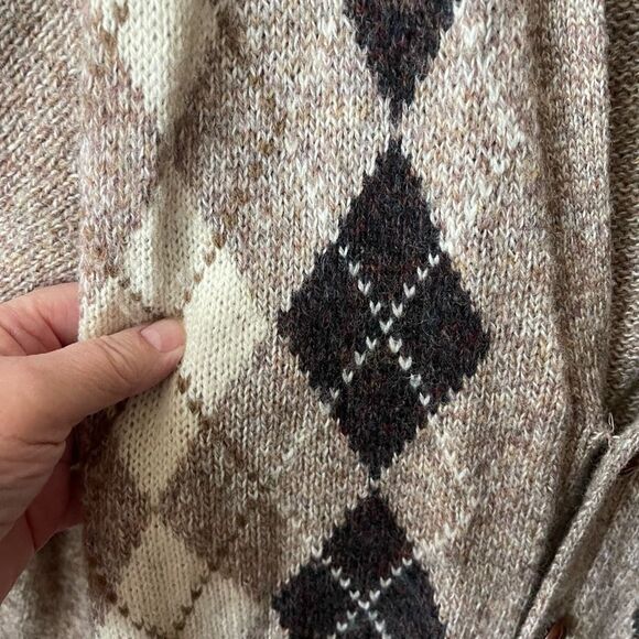 Vintage size M ( 38-40) Men’s wool blend argyle cardigan sweater. - Picture 6 of 7